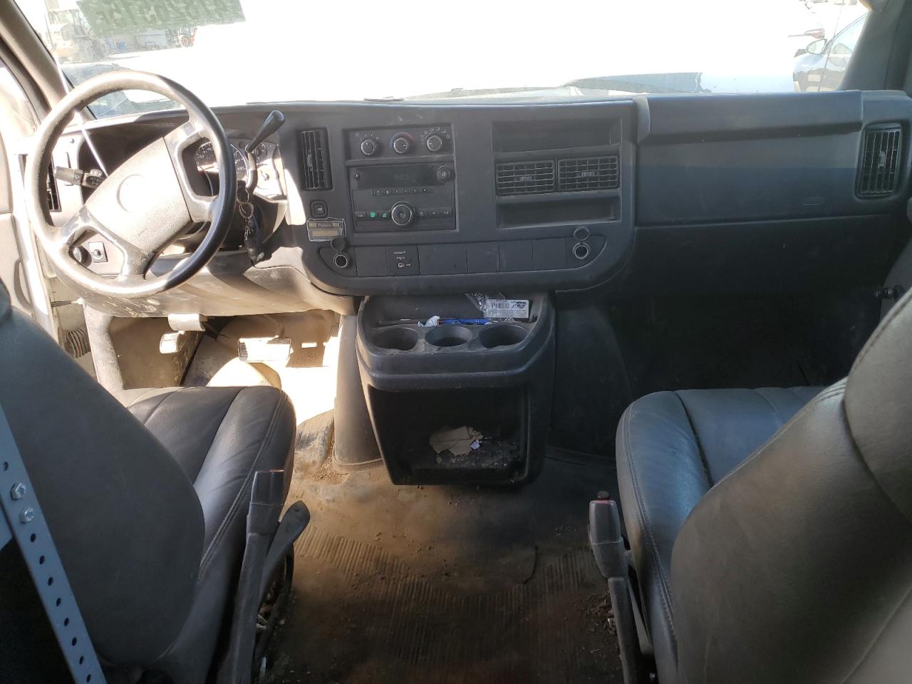 2009 Chevrolet Express - Image 8