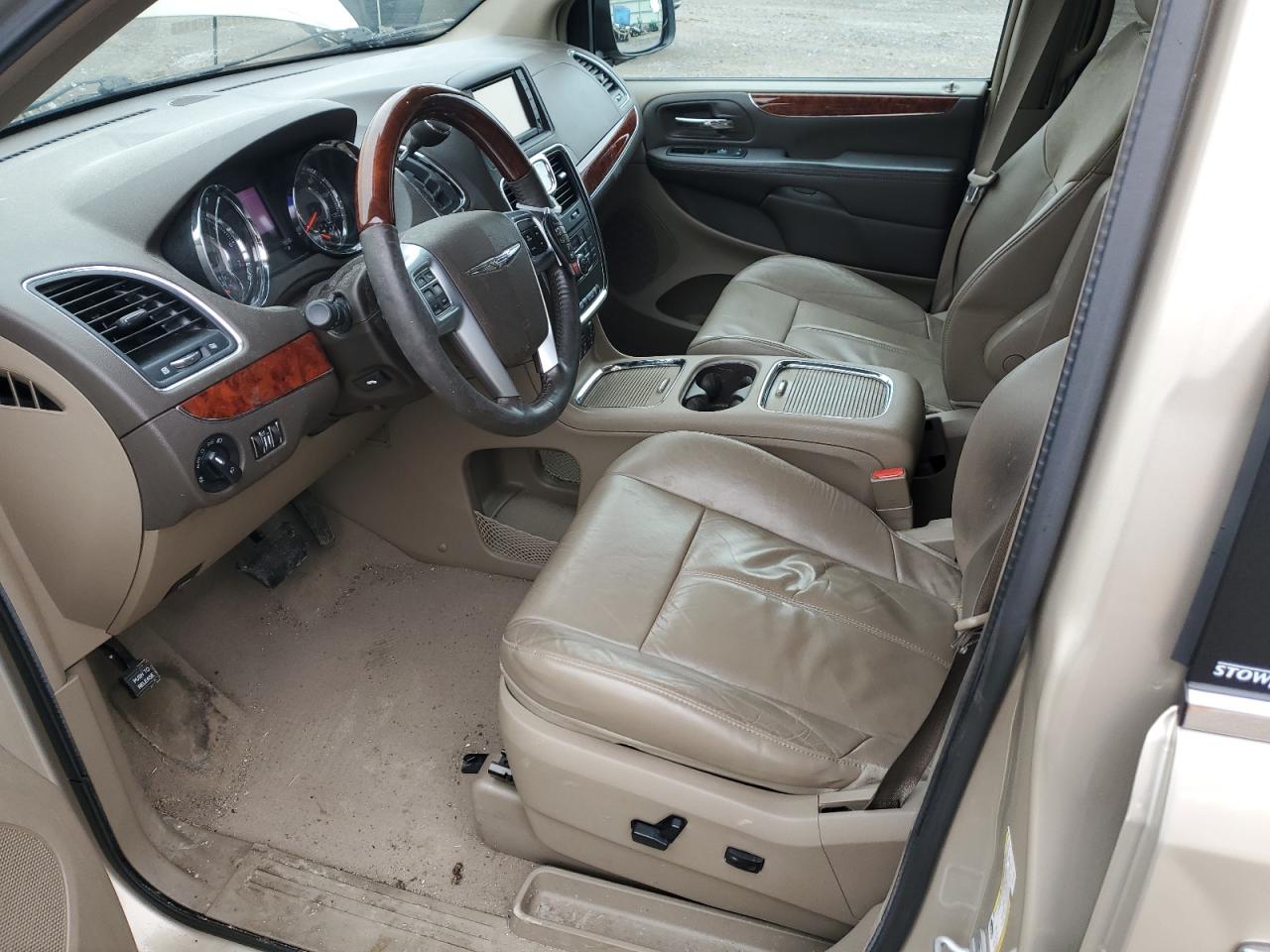 2012 Chrysler Town & Country - Image 7