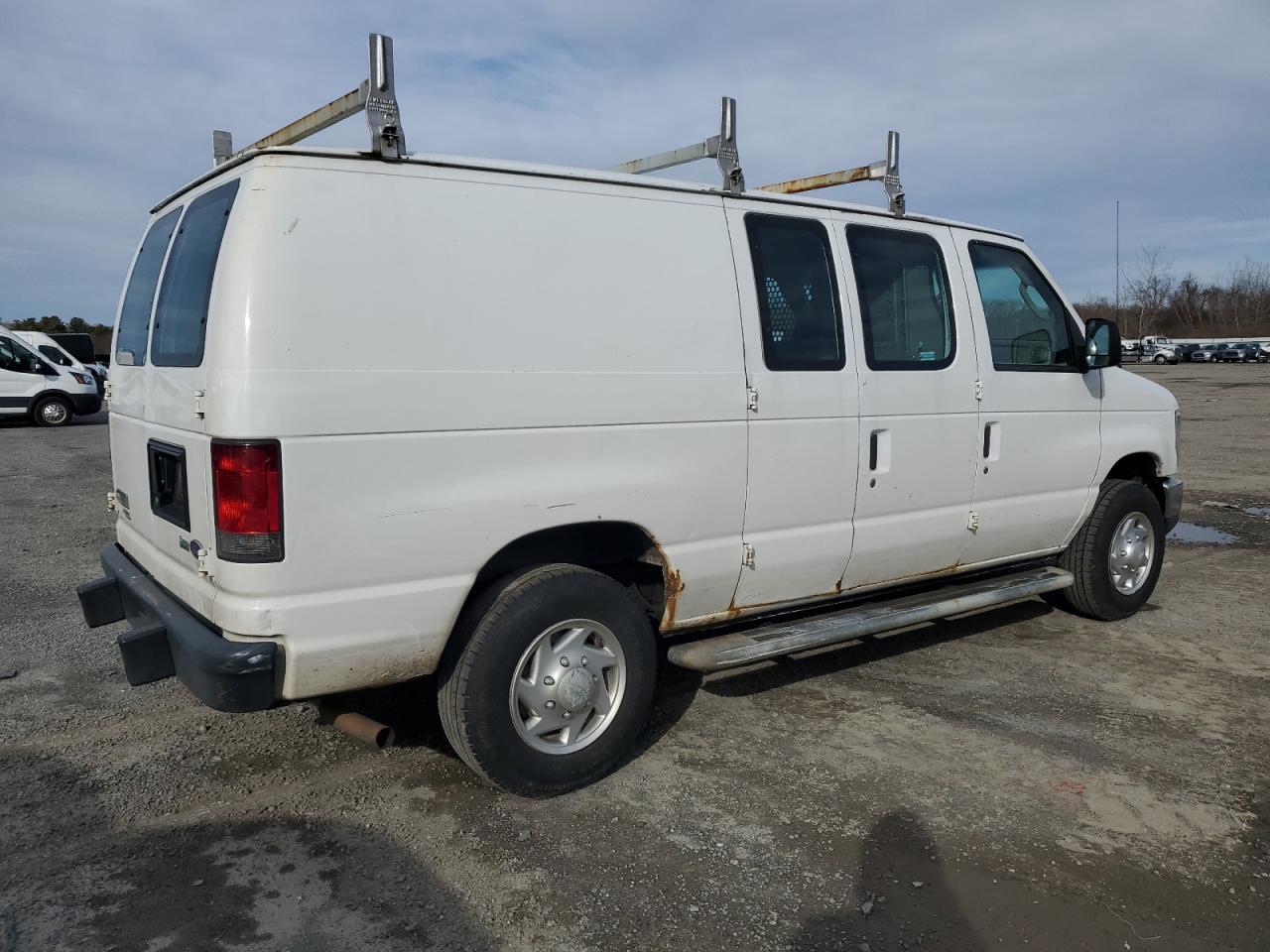 2014 Ford Econoline - Image 3