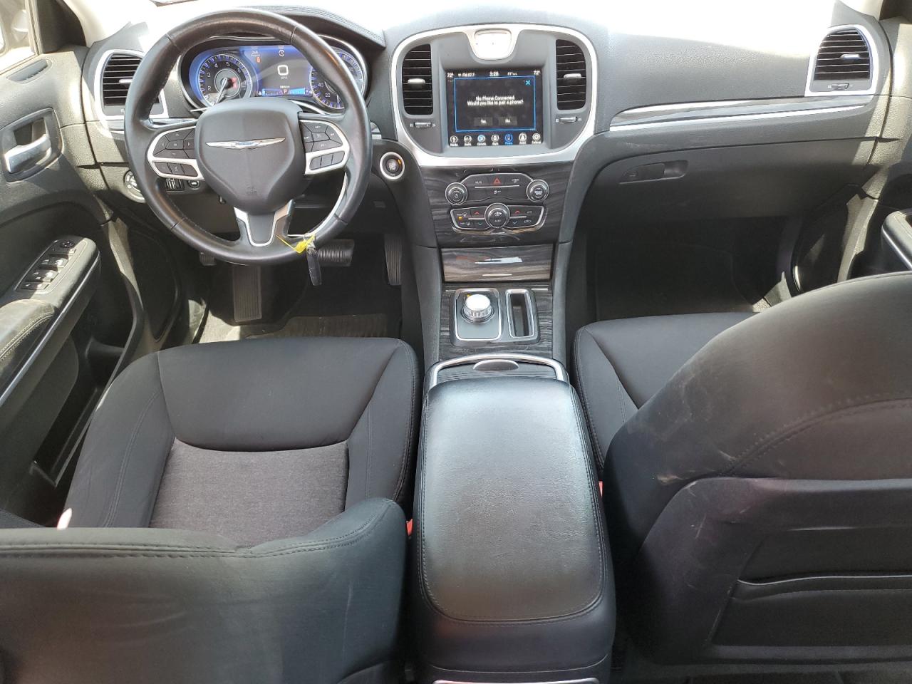 2019 Chrysler 300 - Image 8
