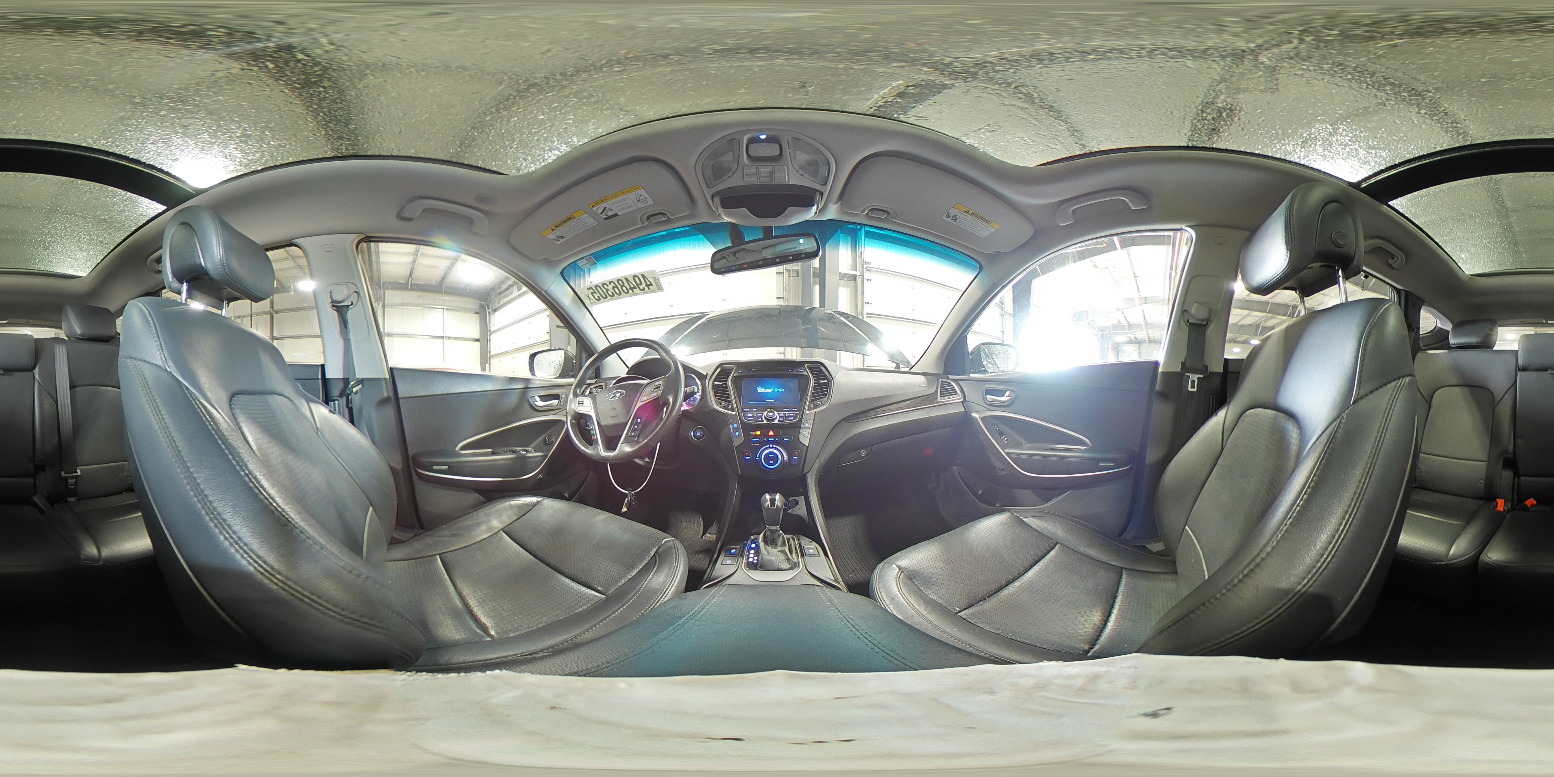 2015 Hyundai Santa Fe - Image 16