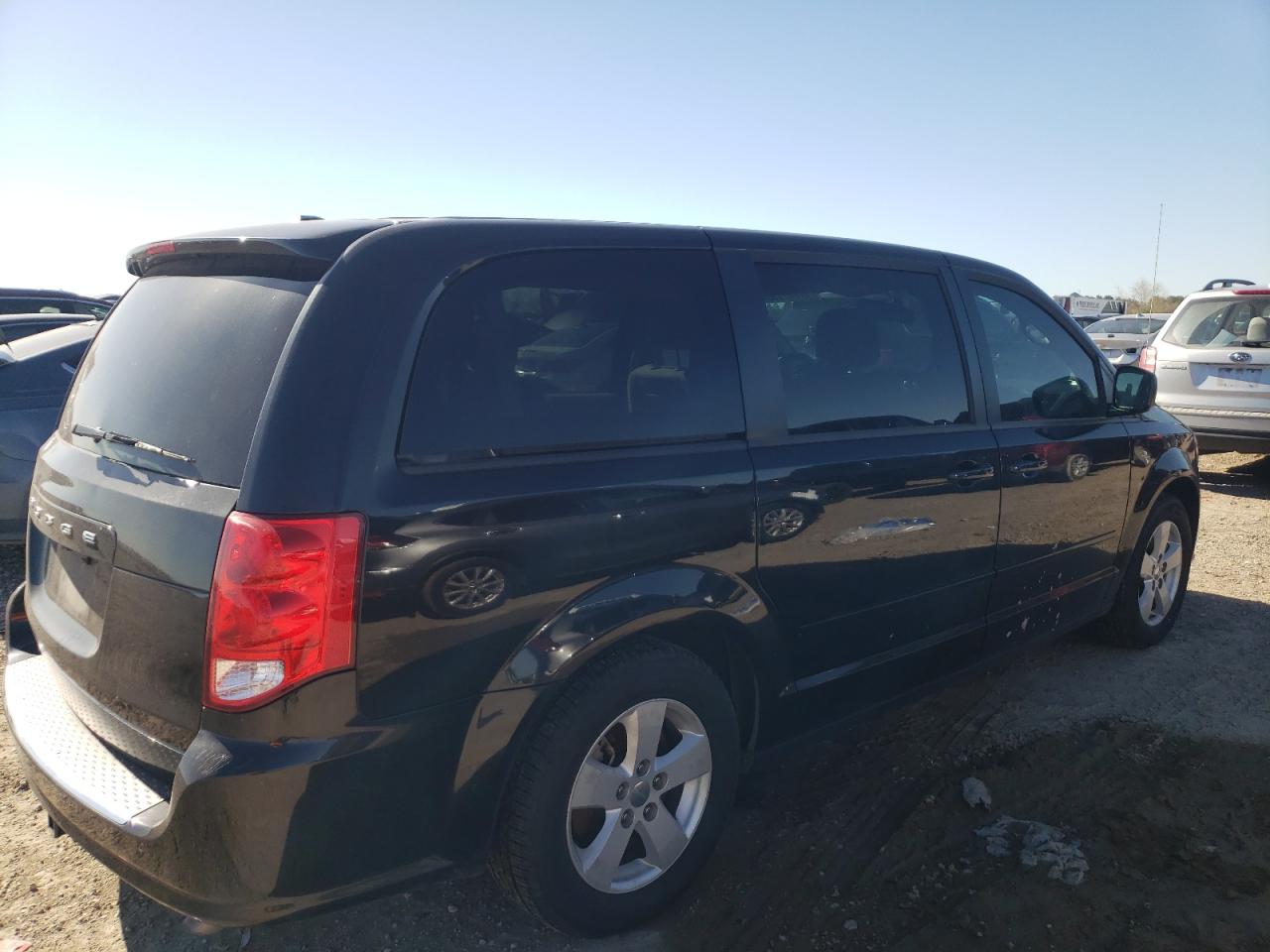 2016 Dodge Caravan - Image 3