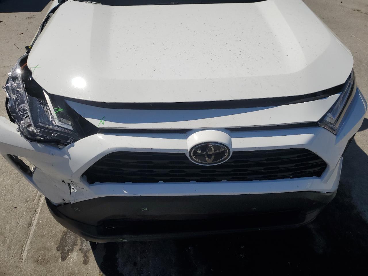 2024 Toyota RAV 4 - Image 7