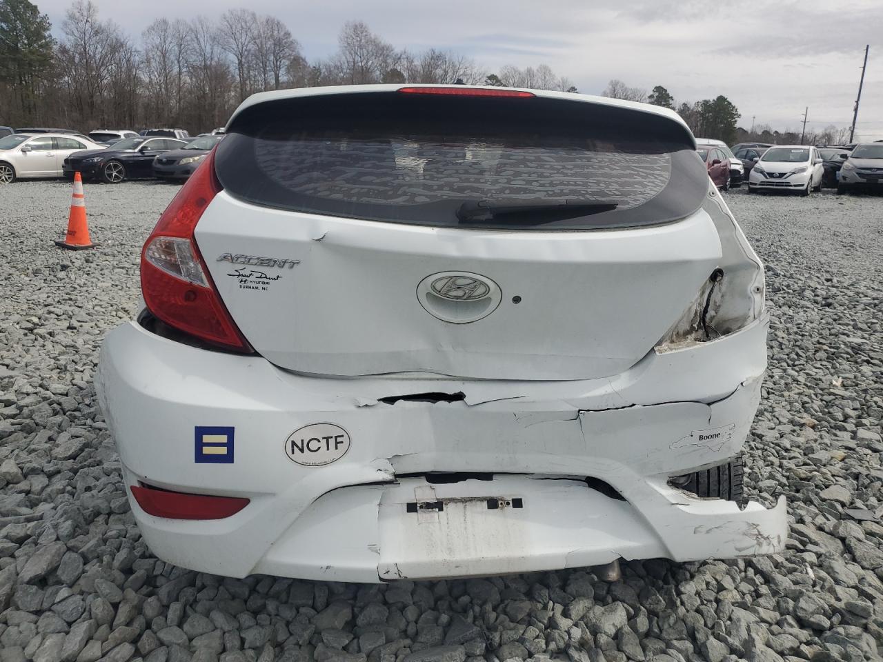 2013 Hyundai Accent - Image 6