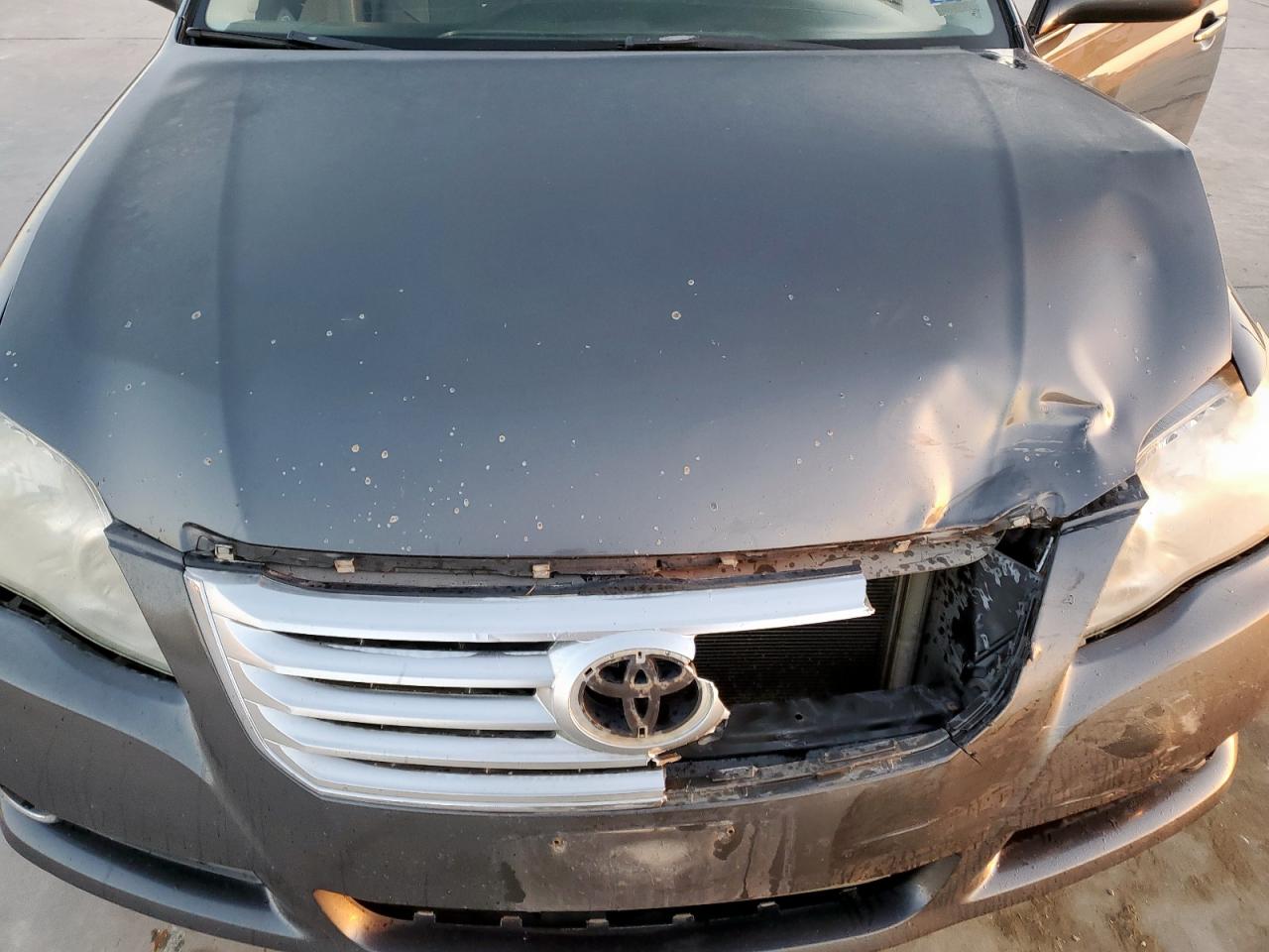 2008 Toyota Avalon - Image 11