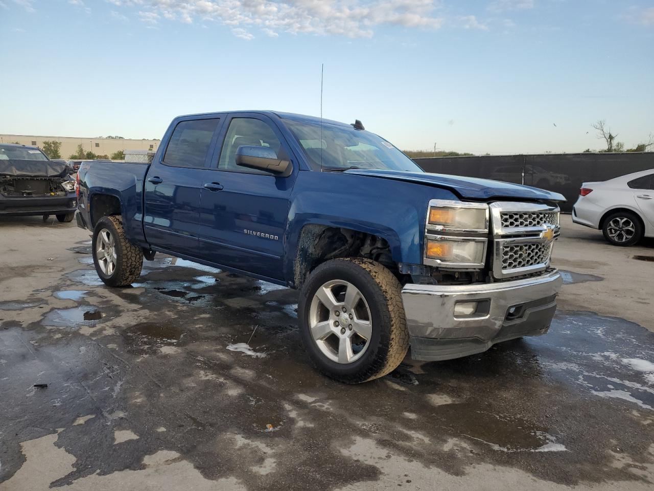 2015 Chevrolet Silverado - Image 4