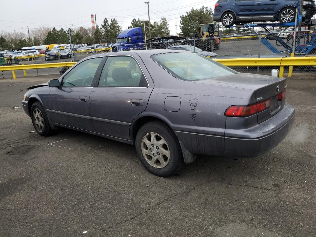 1999 Toyota Camry - Image 2