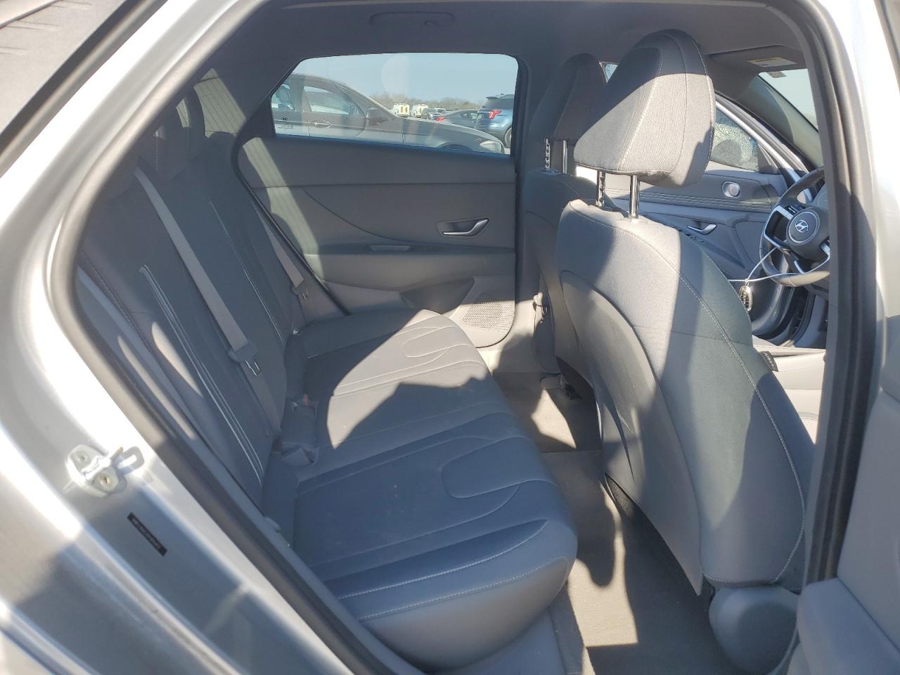 2023 Hyundai Elantra - Image 10