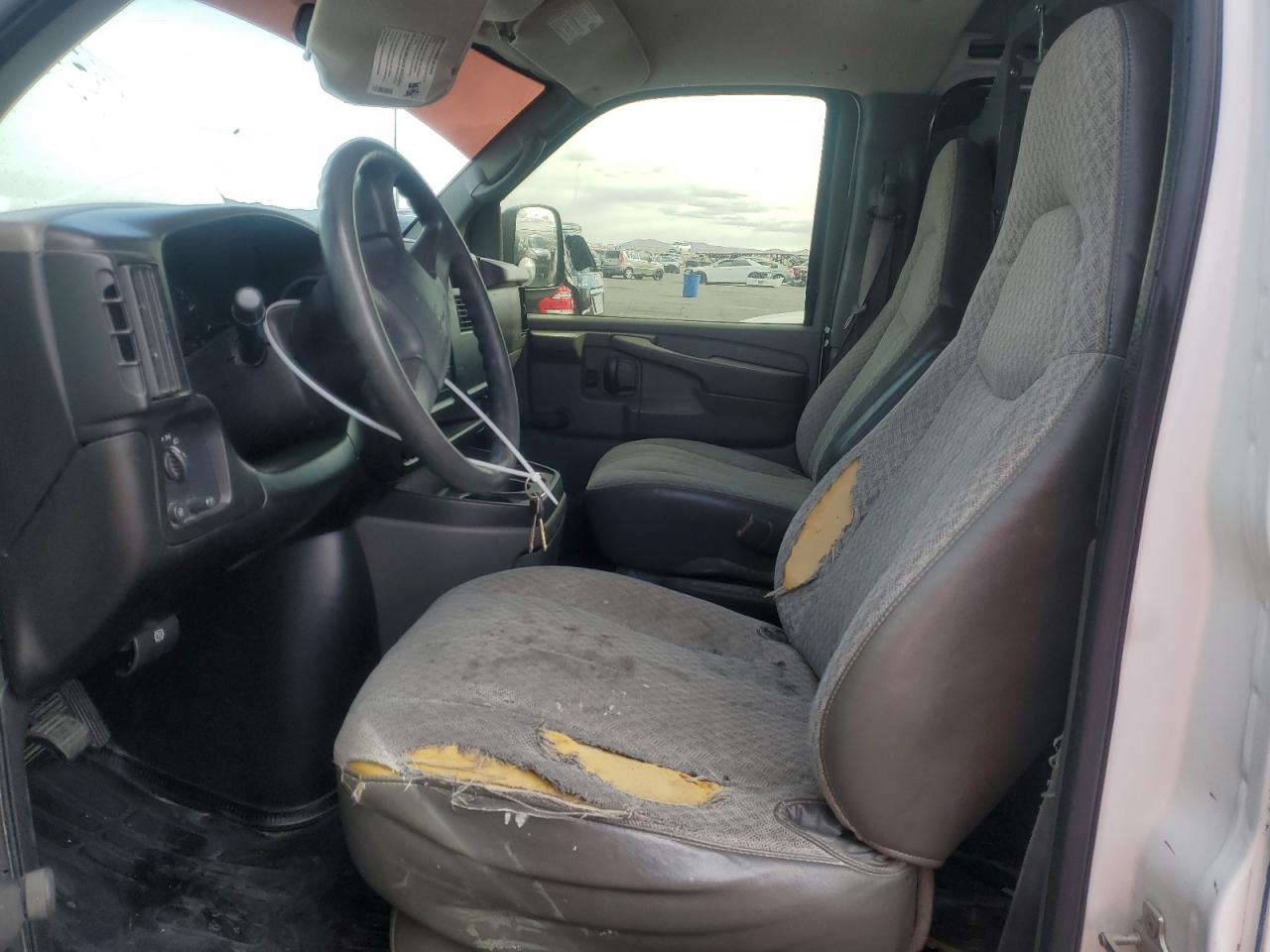 2006 Chevrolet Express - Image 7