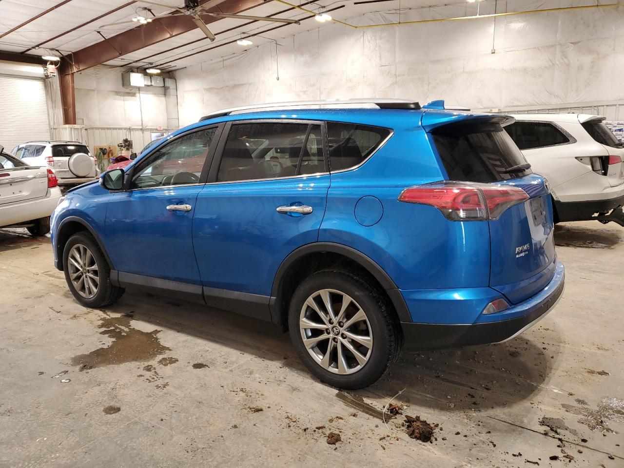 2016 Toyota RAV 4 - Image 2