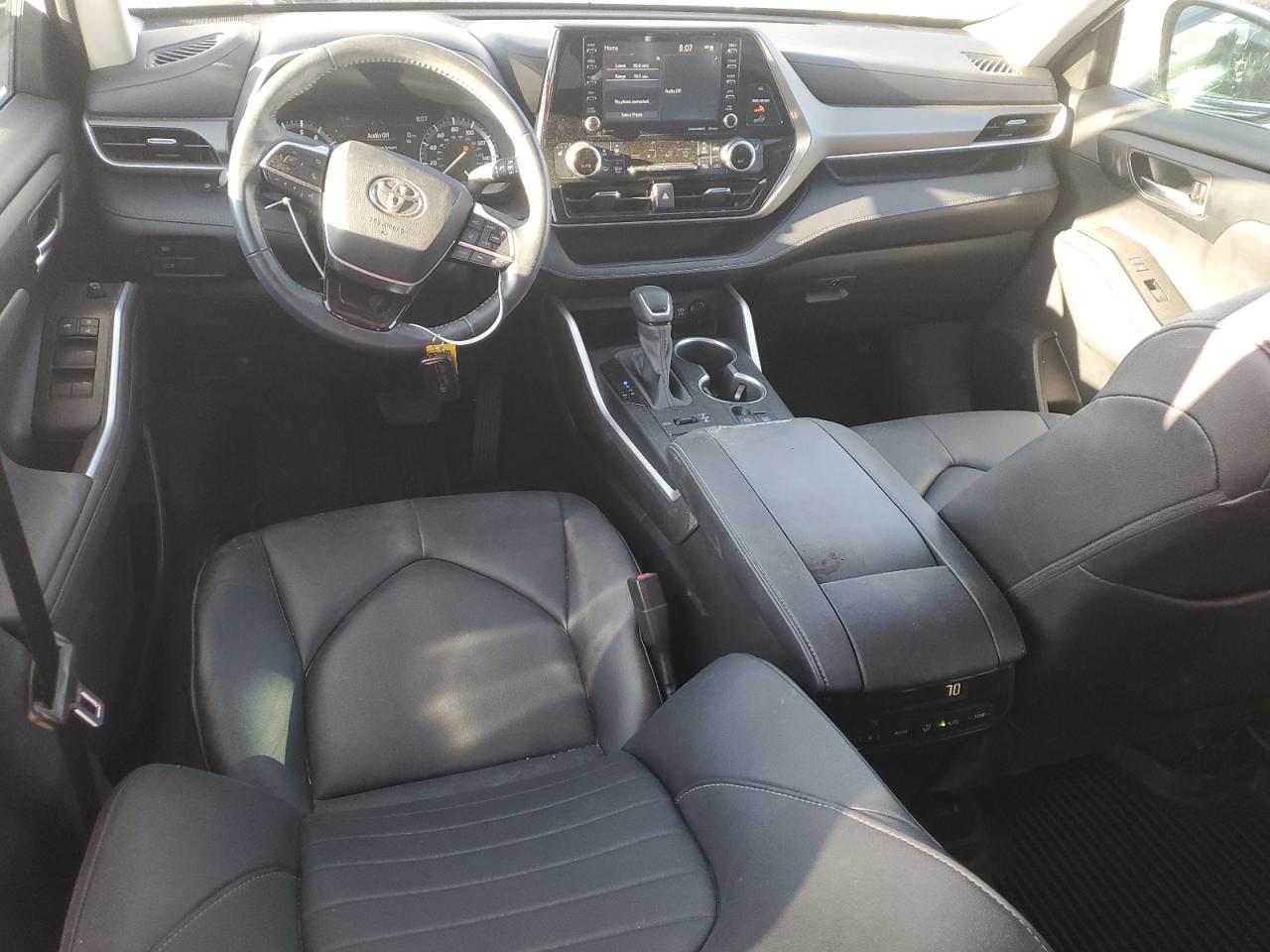 2020 Toyota Highlander - Image 8