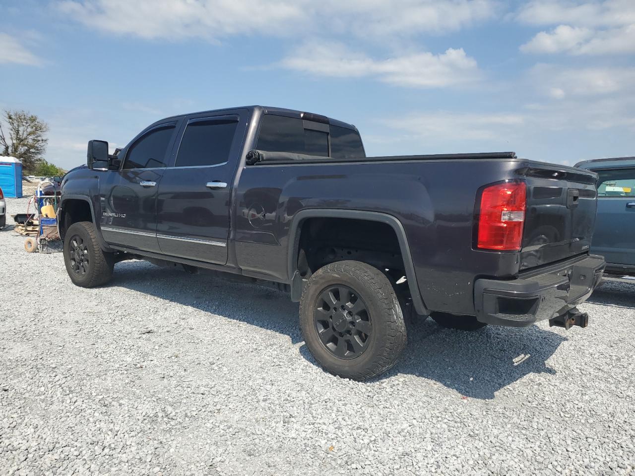 2015 GMC Sierra - Image 2