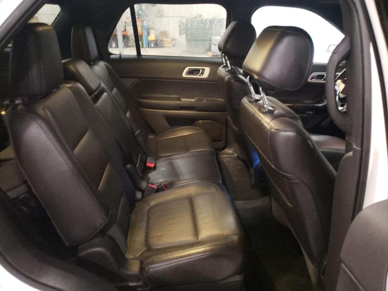 2014 Ford Explorer - Image 12