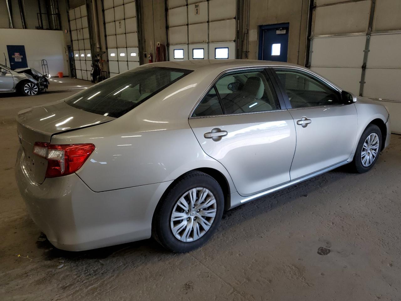 2014 Toyota Camry - Image 3