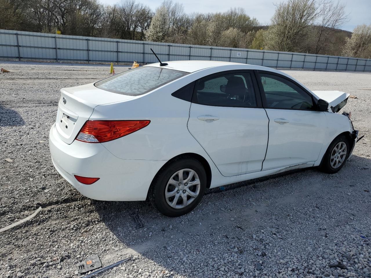 2014 Hyundai Accent - Image 3