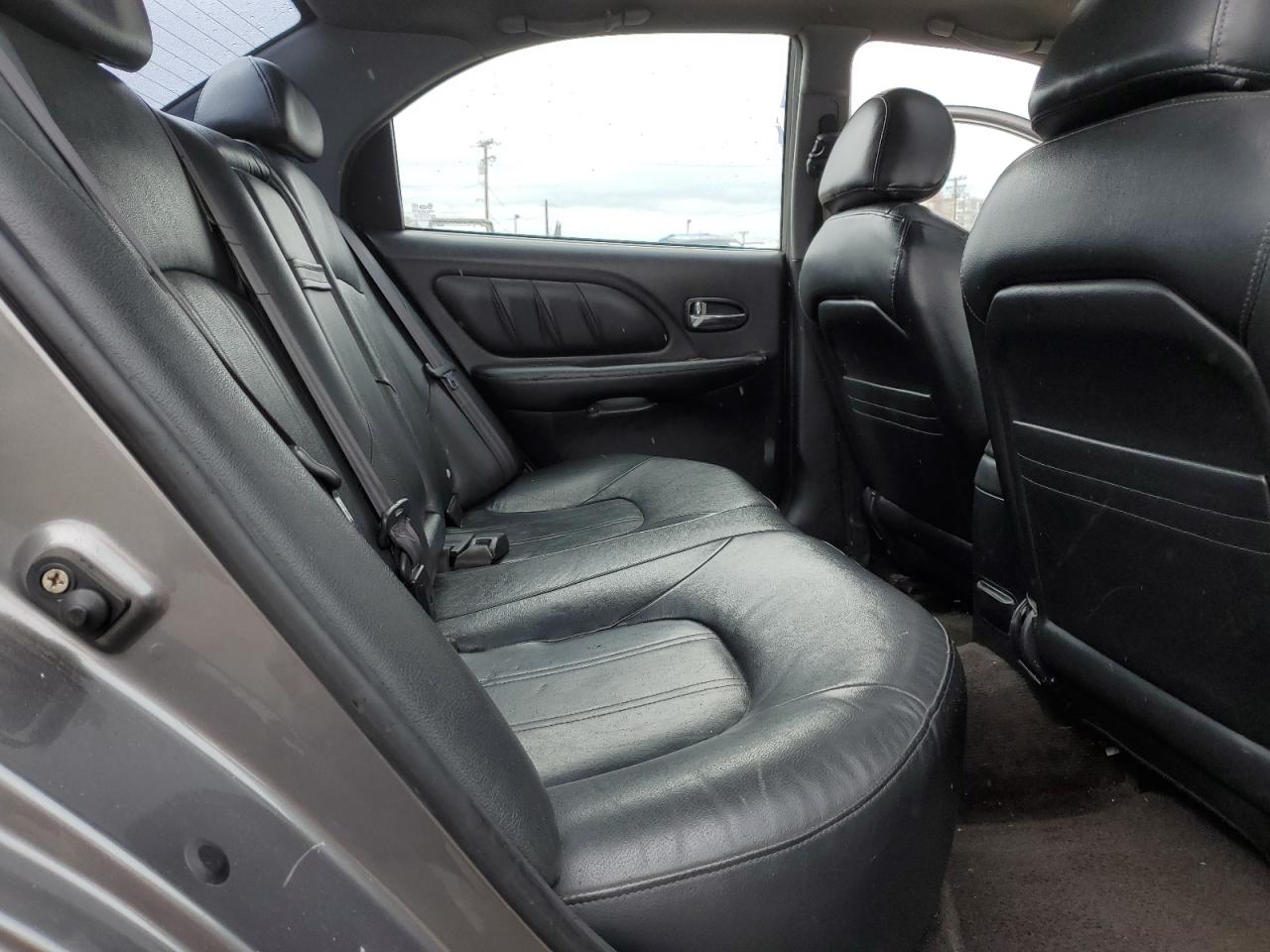 2004 Hyundai Sonata - Image 11