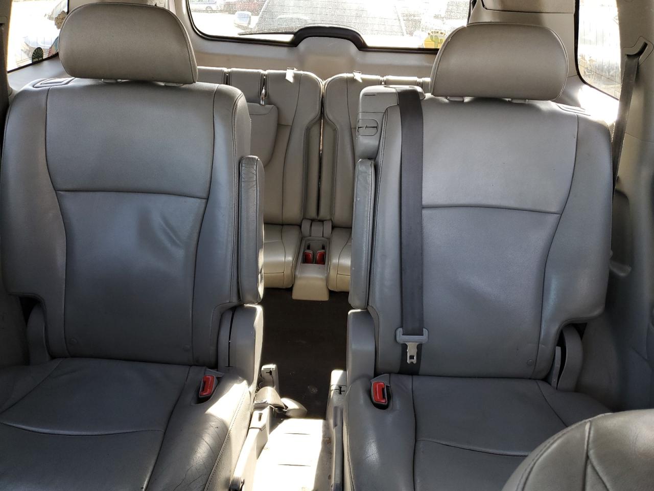 2012 Toyota Highlander - Image 10