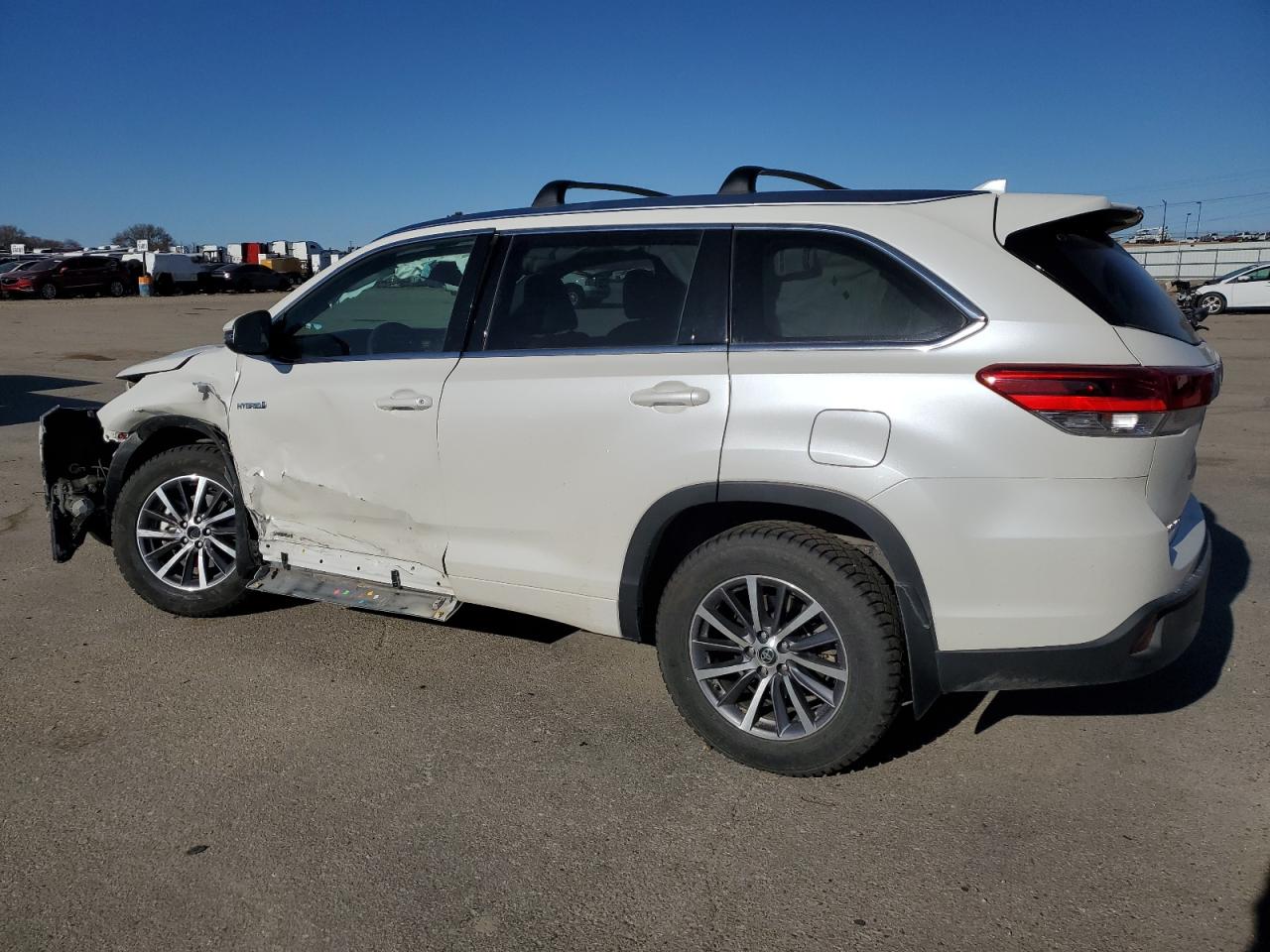2018 Toyota Highlander - Image 2