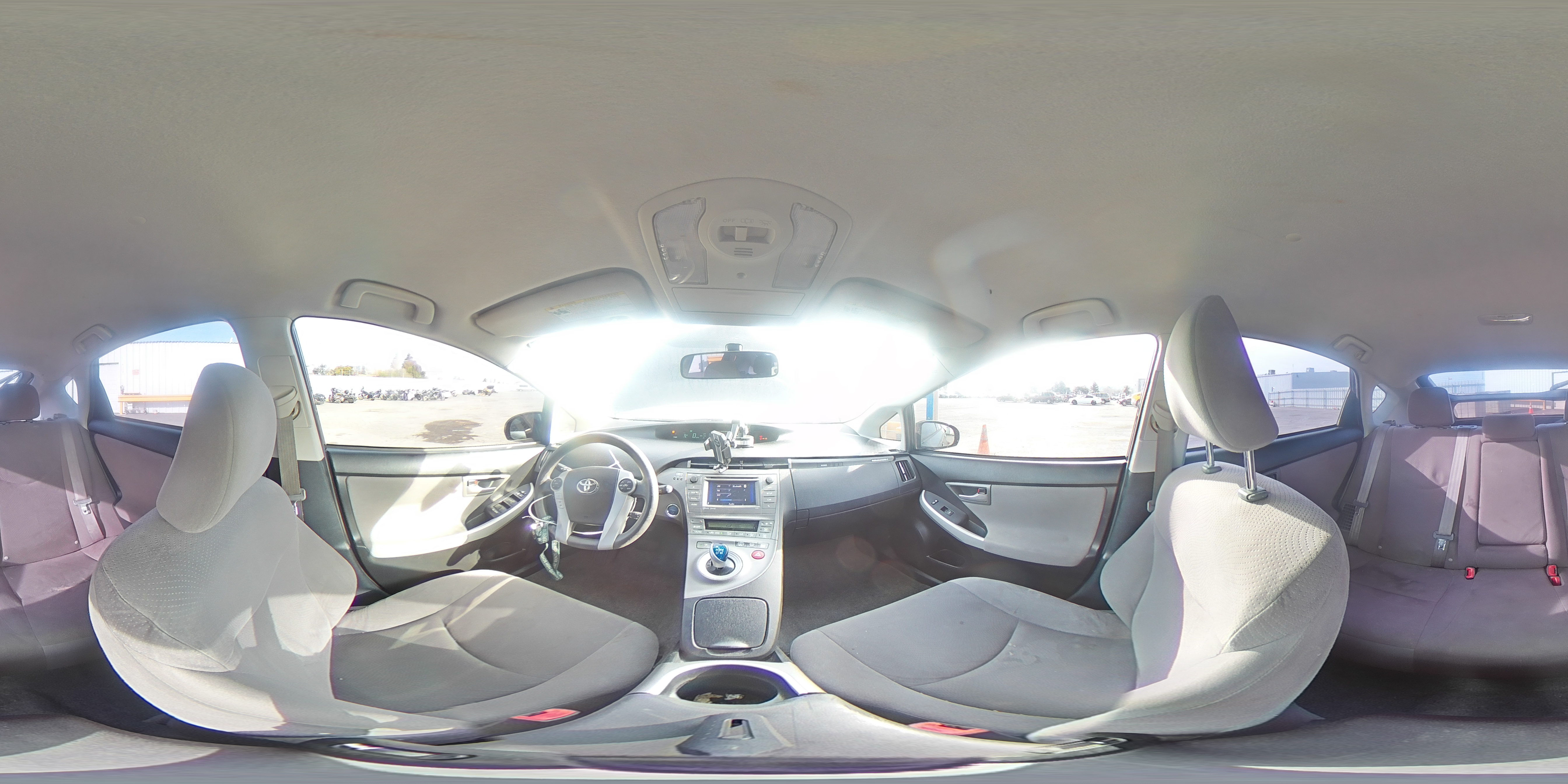 2012 Toyota Prius - Image 13