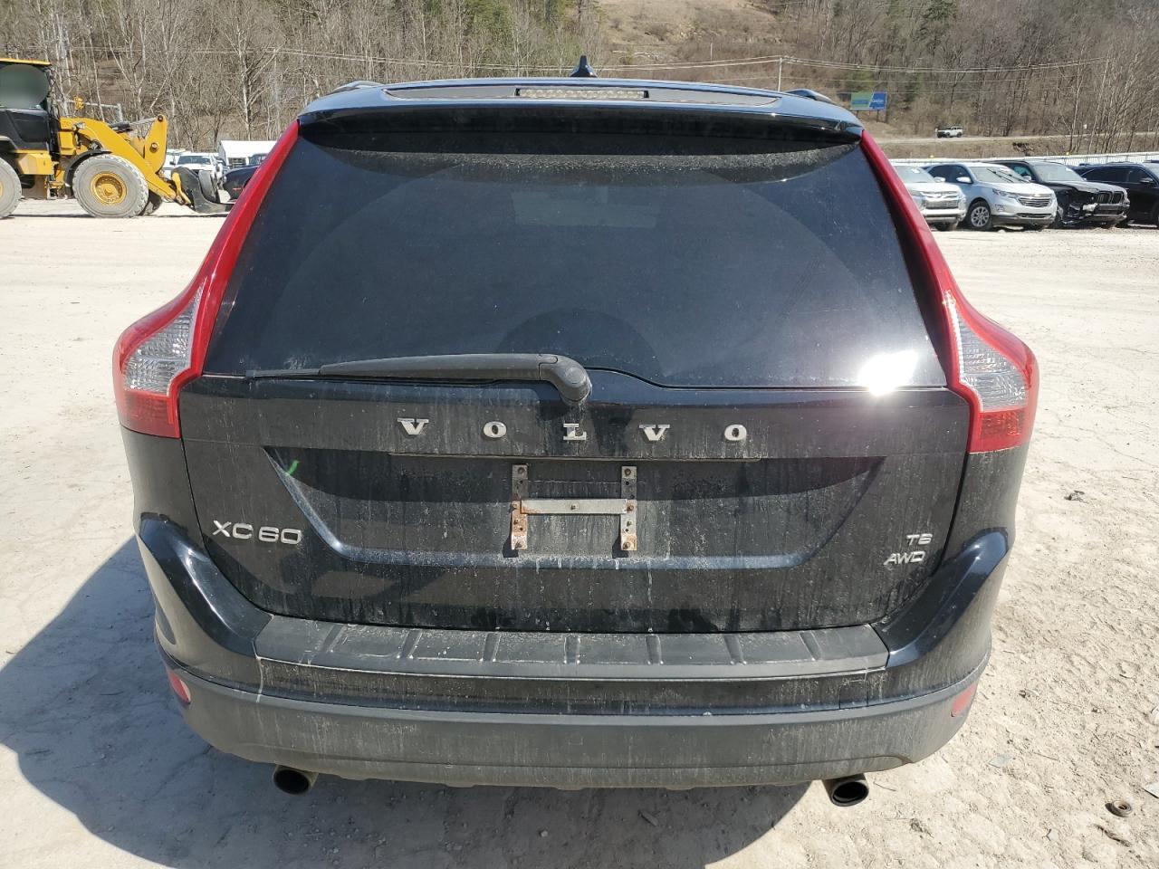 2010 Volvo XC60 - Image 6