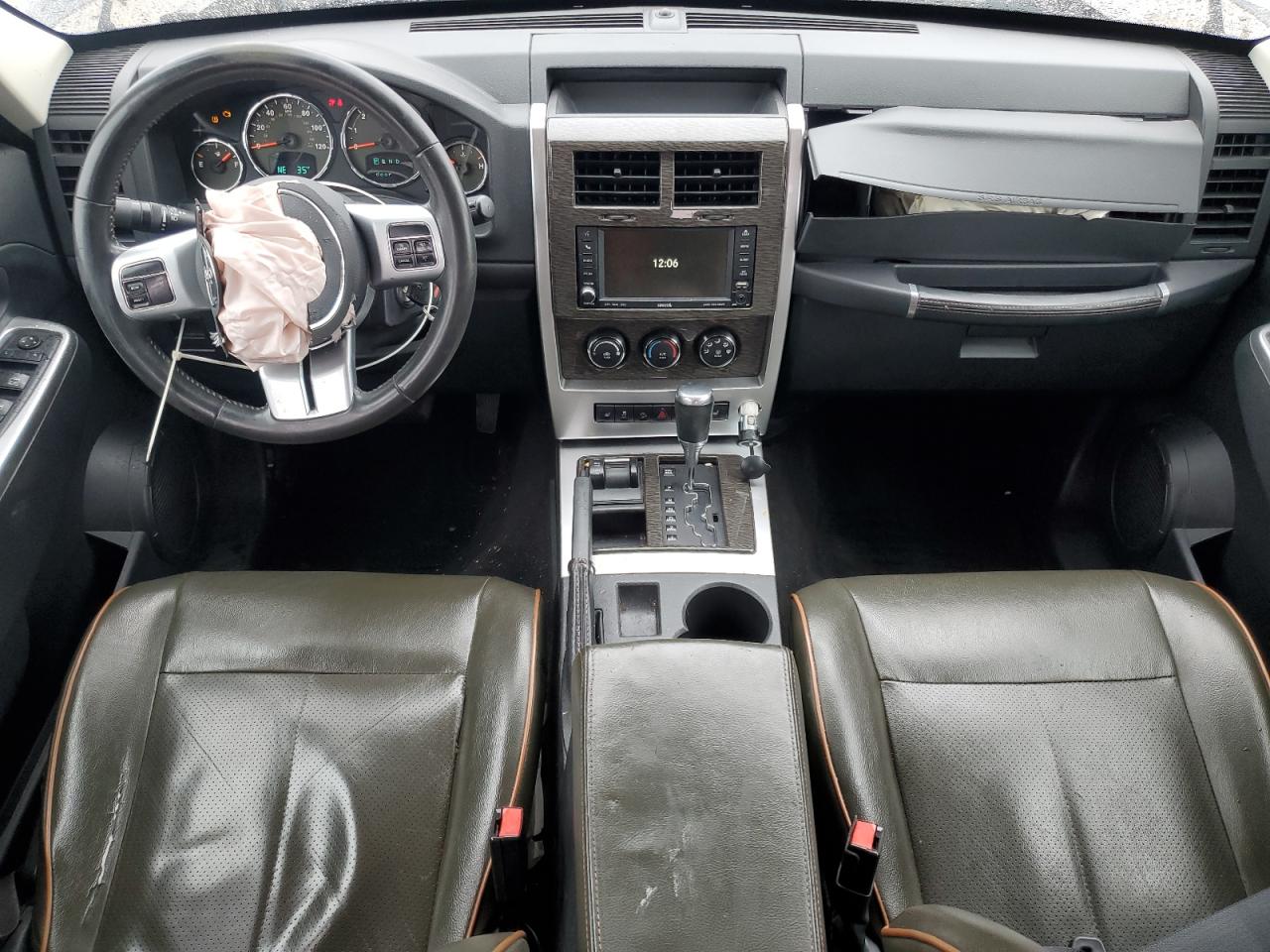 2011 Jeep Liberty (North America) - Image 8