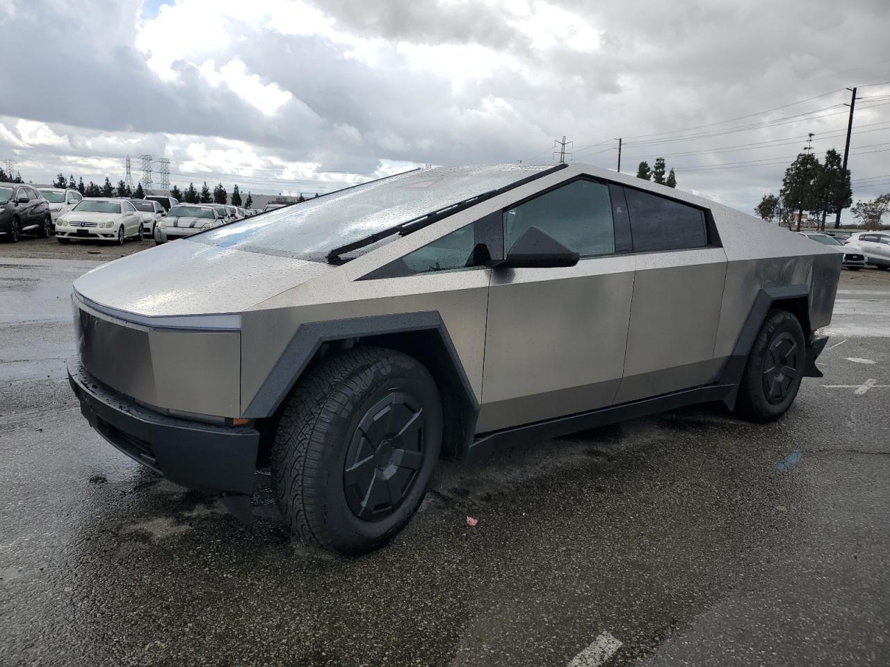2024 Tesla Cybertruck  للبيع في Rancho Cucamonga، CA - Rear End