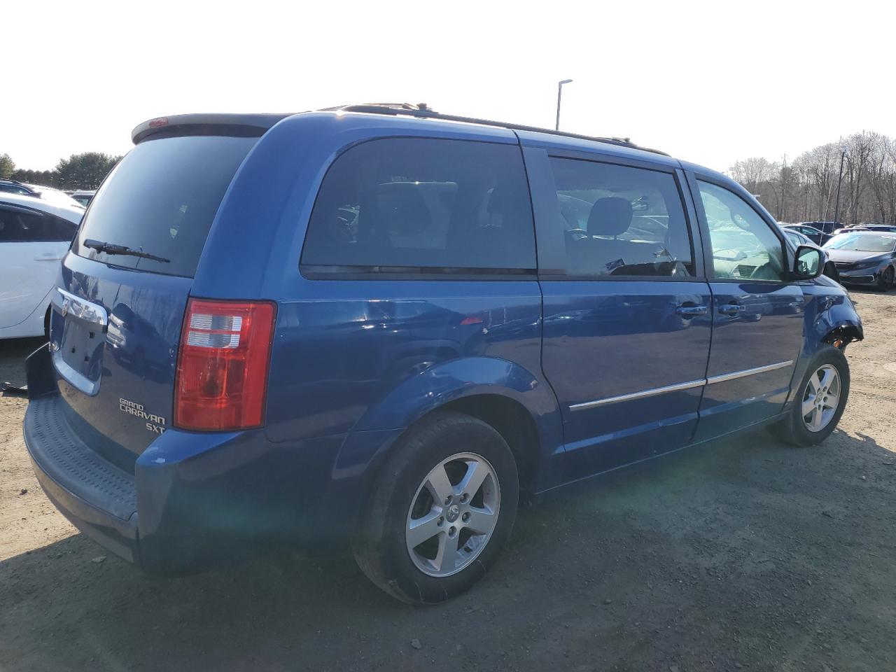 2010 Dodge Caravan - Image 3