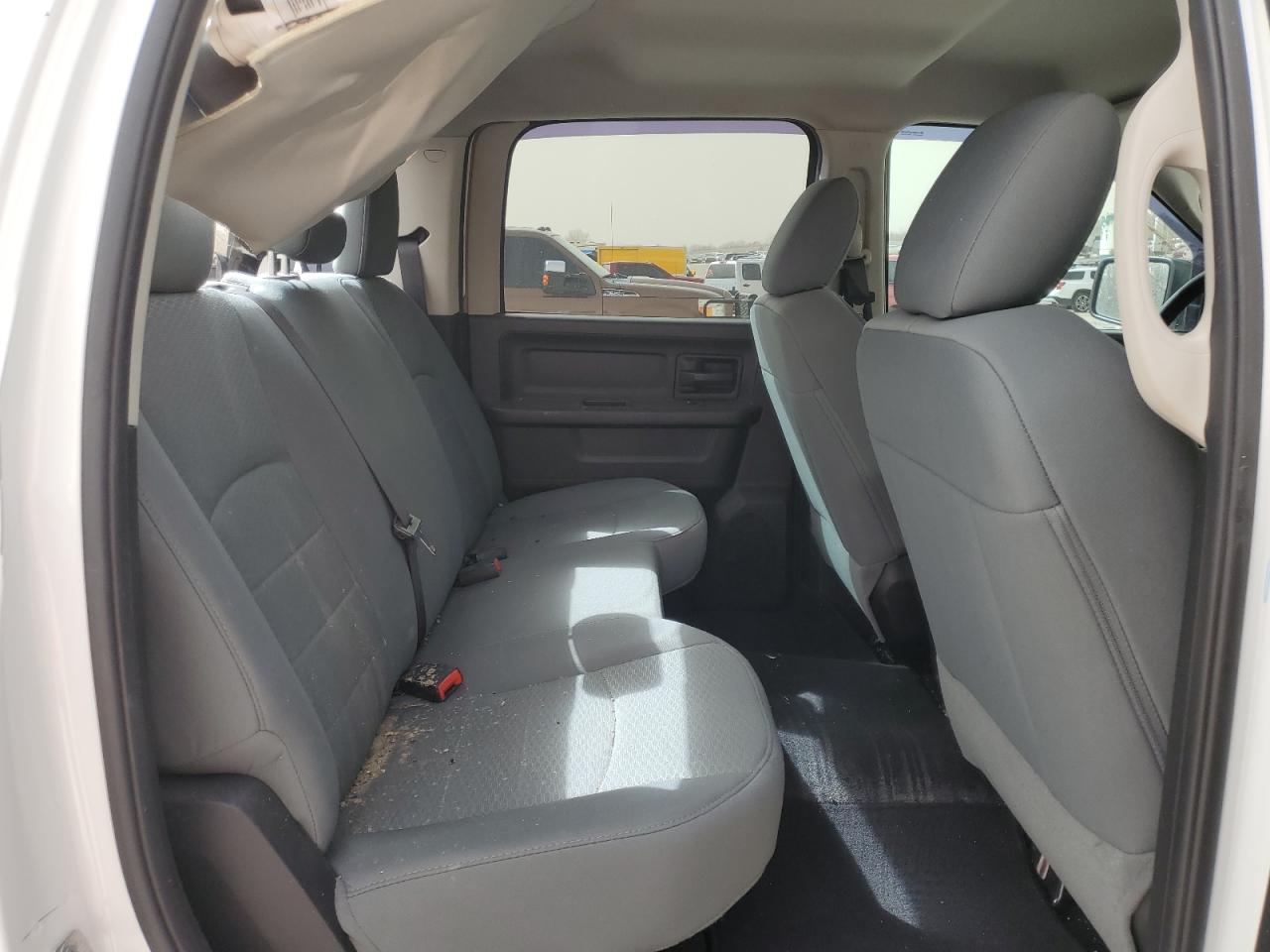 2015 RAM 2500 - Image 10