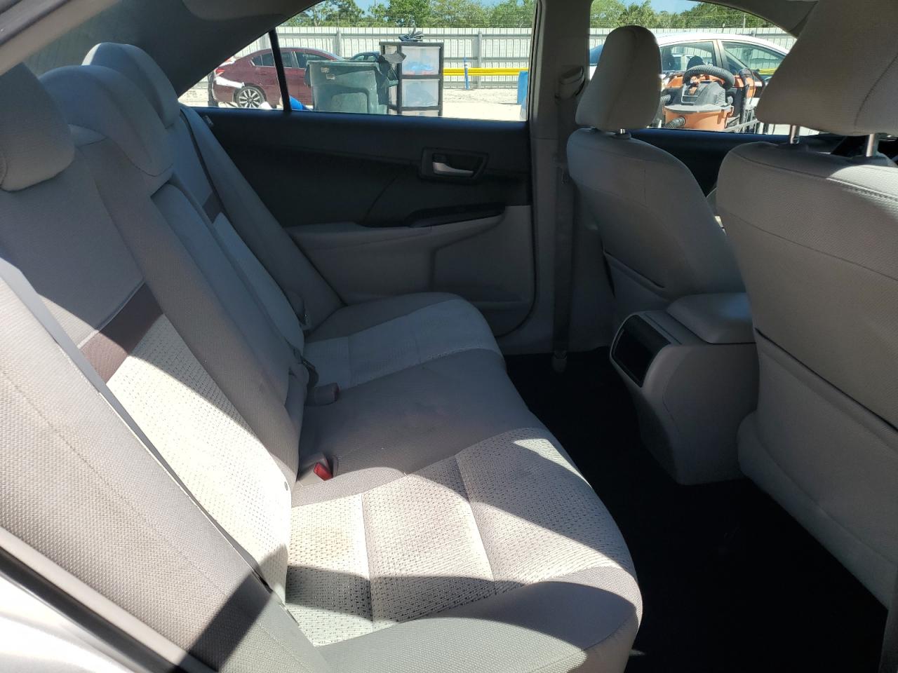 2014 Toyota Camry - Image 10
