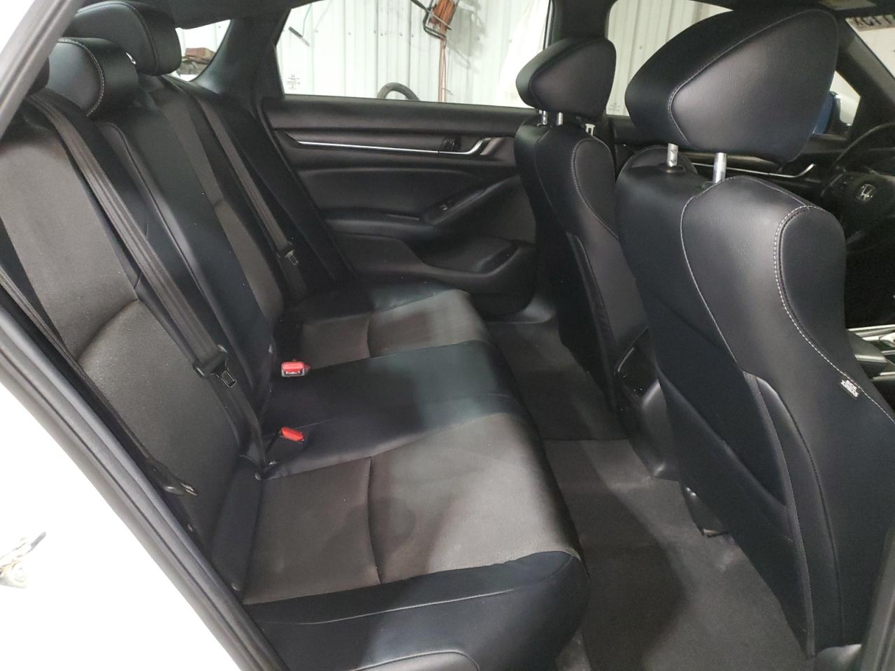 1HGCV1F30JA255833 HONDA ACCORD 2018