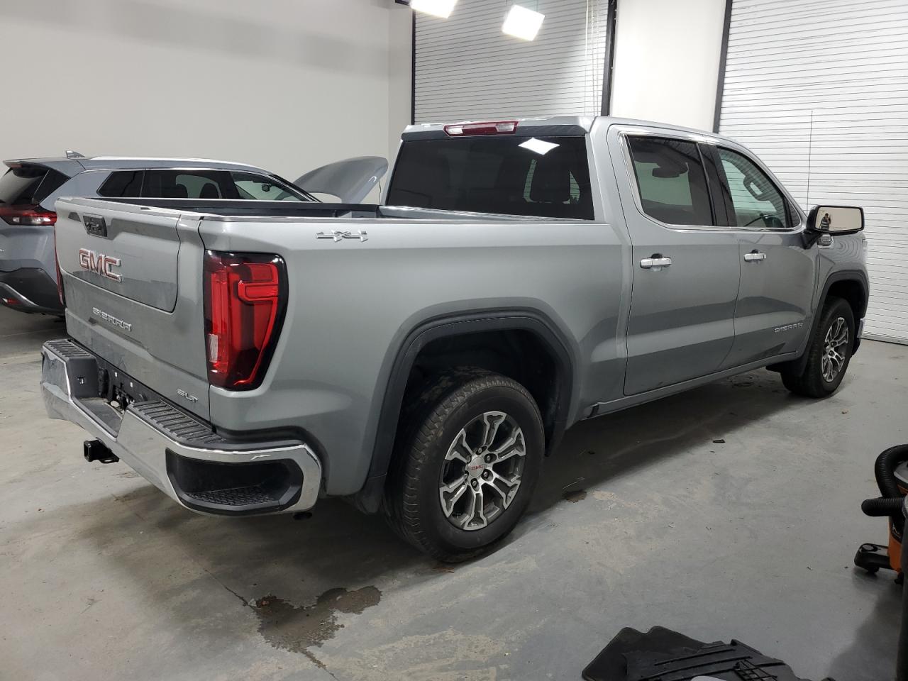 1GTUUDED7RZ369018 GMC SIERRA 2024