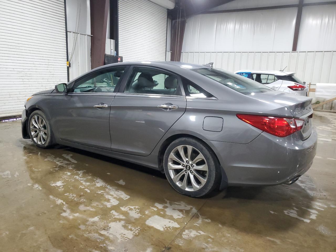 2013 Hyundai Sonata - Image 2