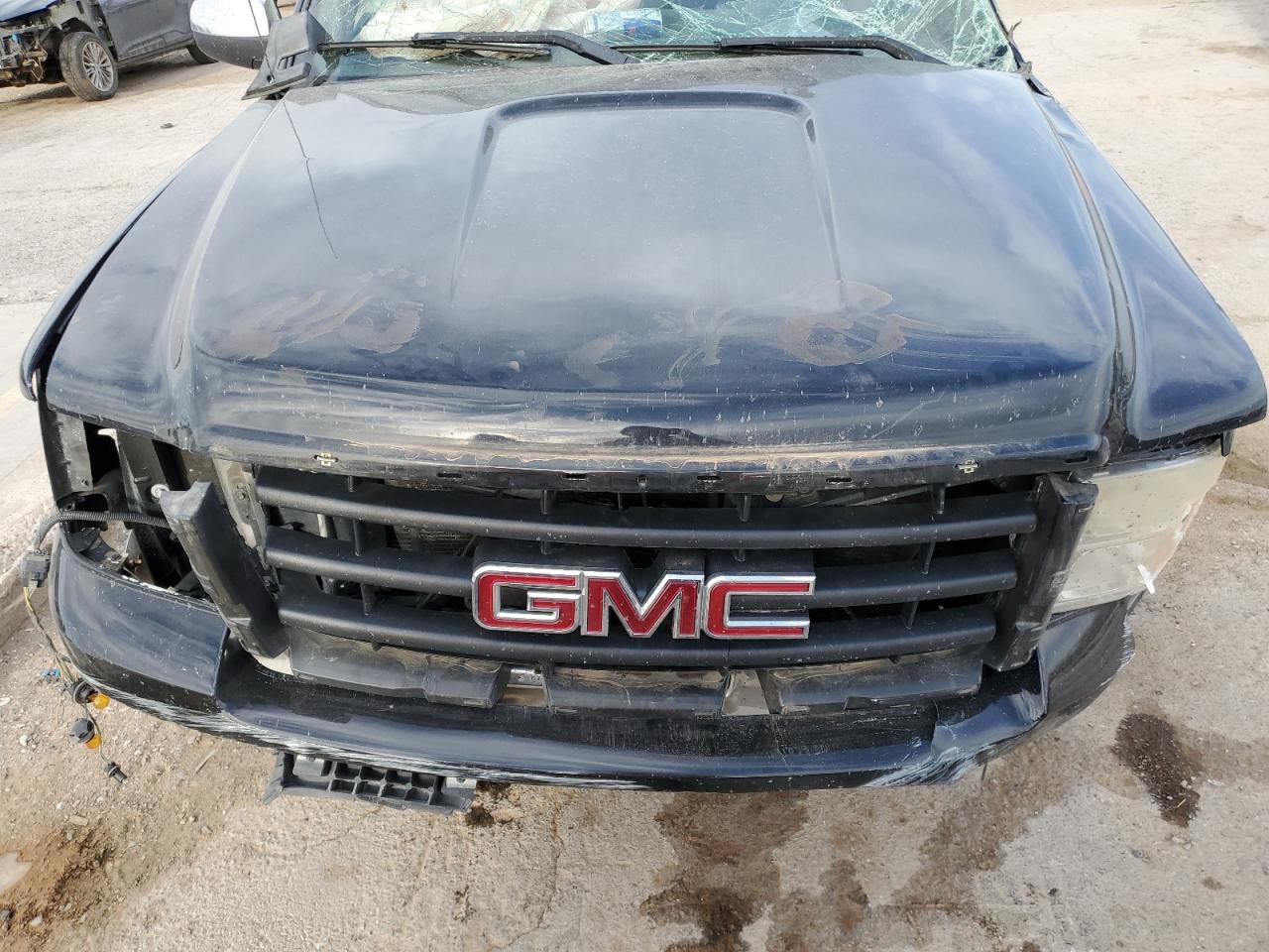 2011 GMC Sierra - Image 12