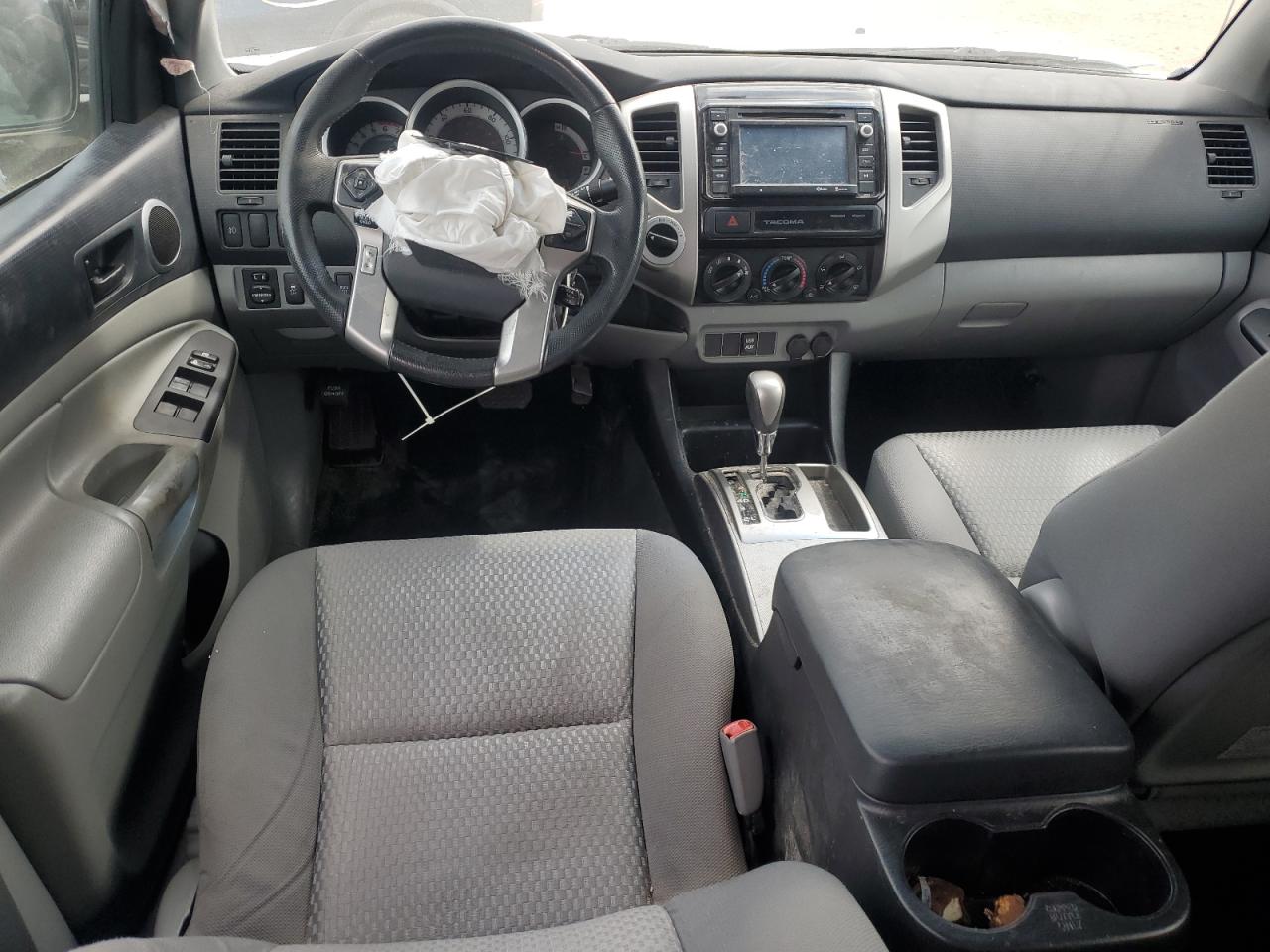 2015 Toyota Tacoma - Image 8