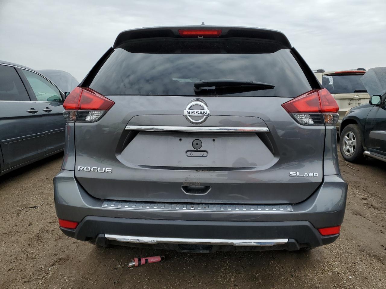 2018 Nissan Rogue - Image 6