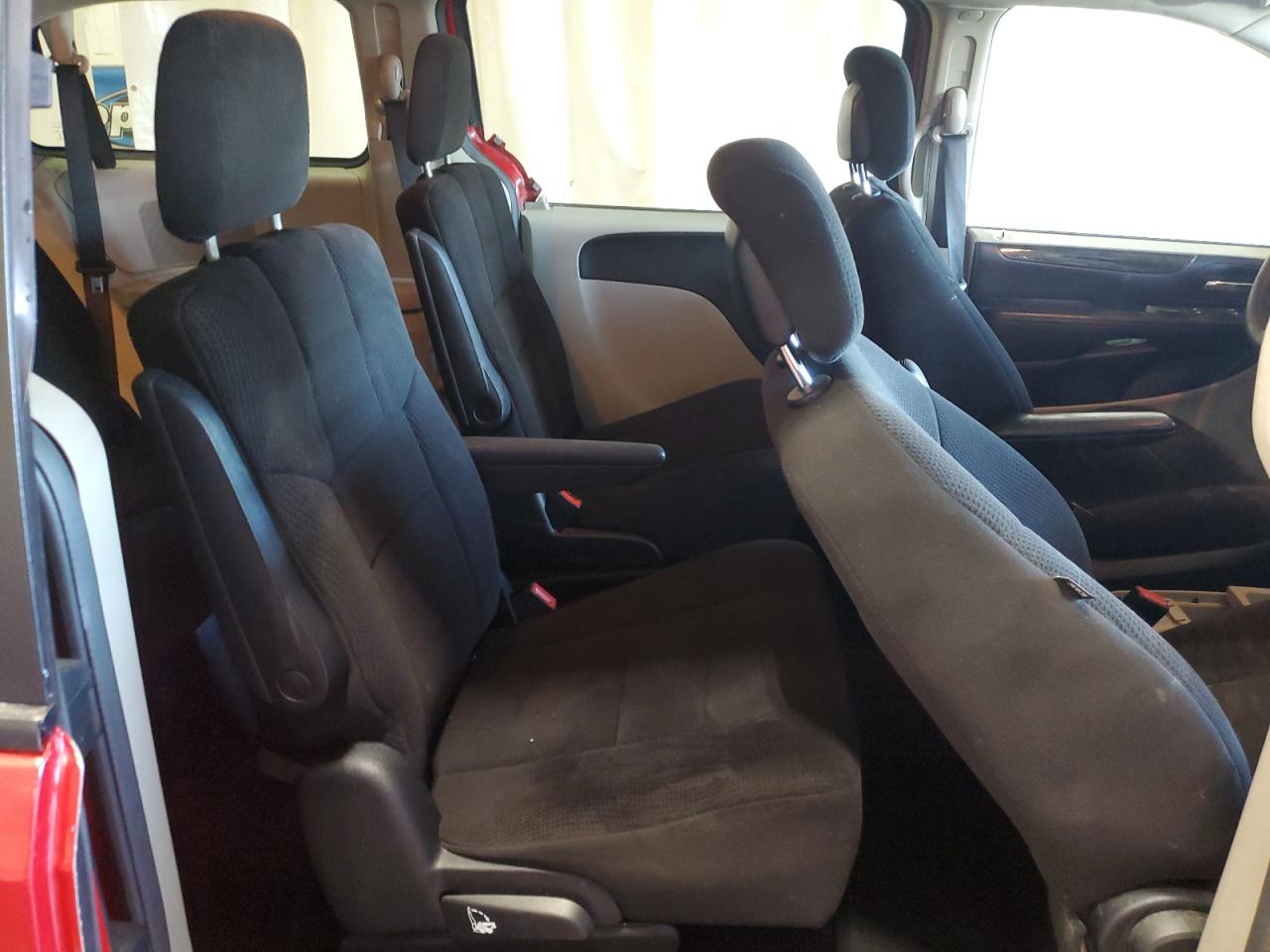 2013 Dodge Caravan - Image 11