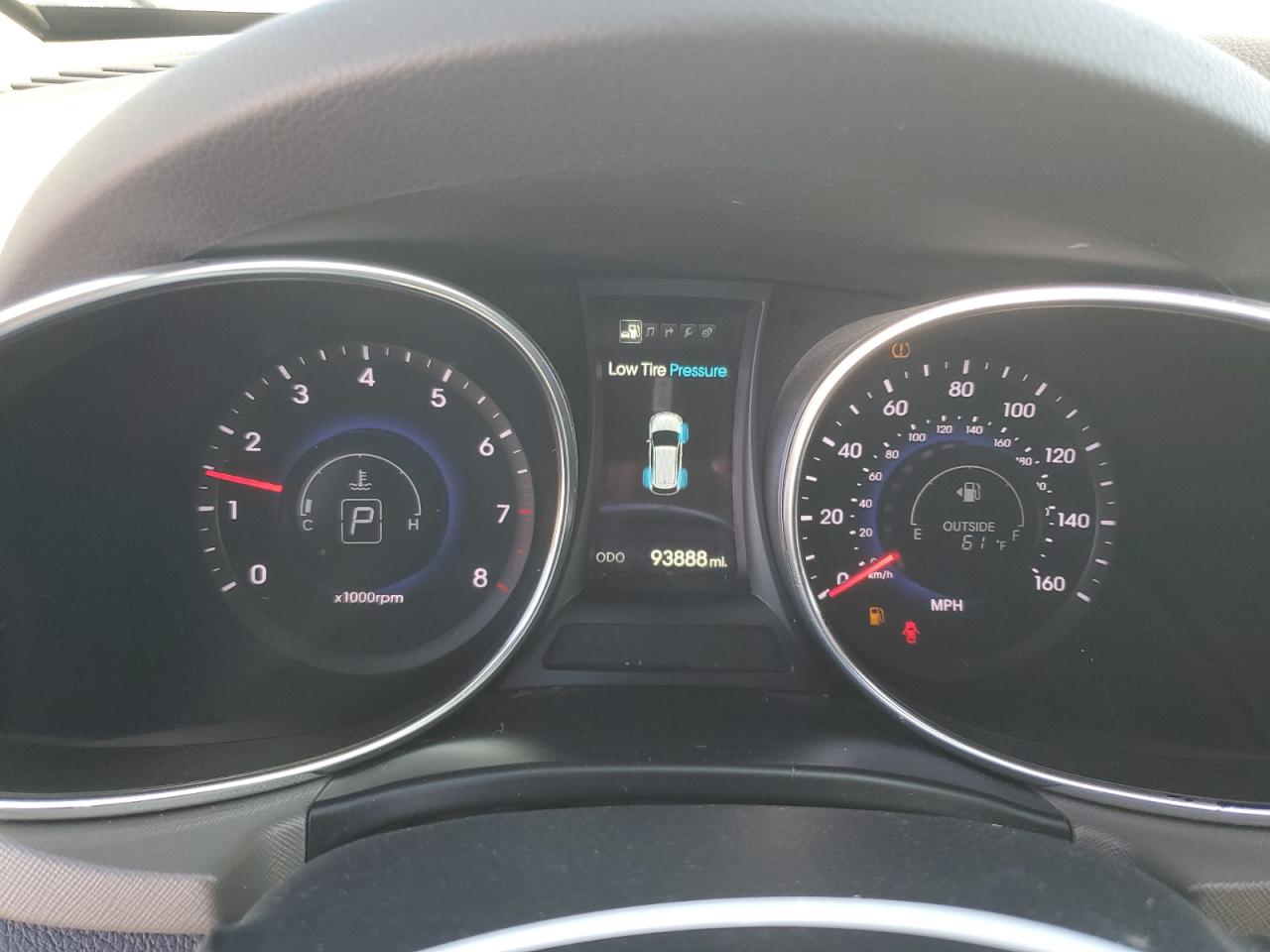 2016 Hyundai Santa Fe - Image 9