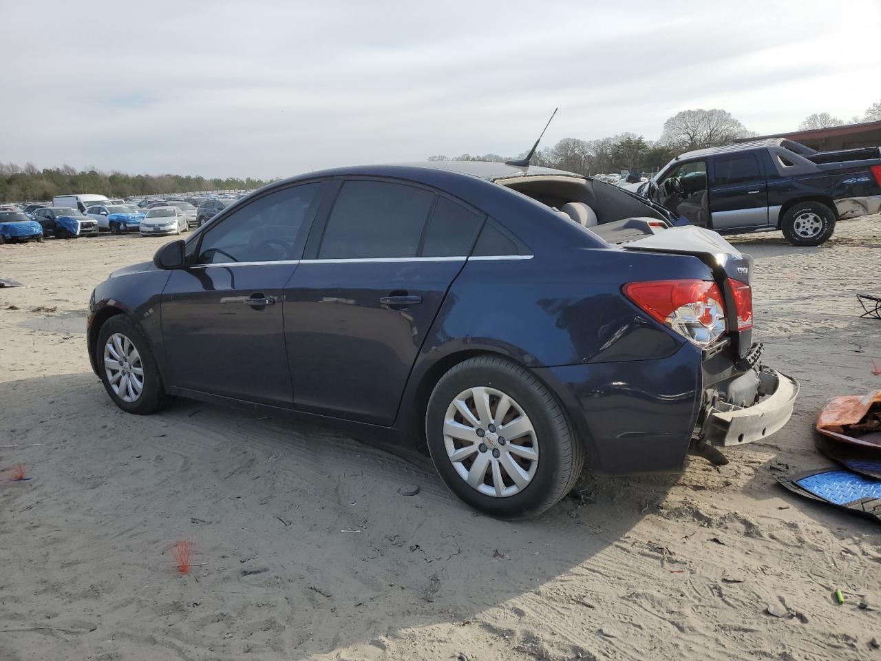 2011 Chevrolet Cruze - Image 2