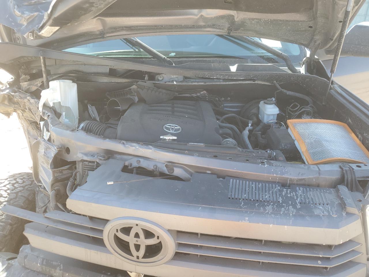 2014 Toyota Tundra - Image 12