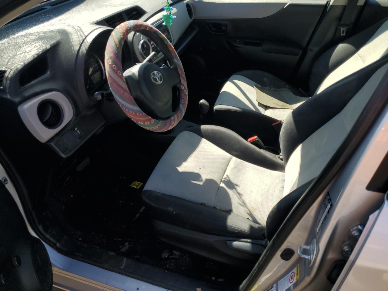 2014 Toyota Yaris - Image 7