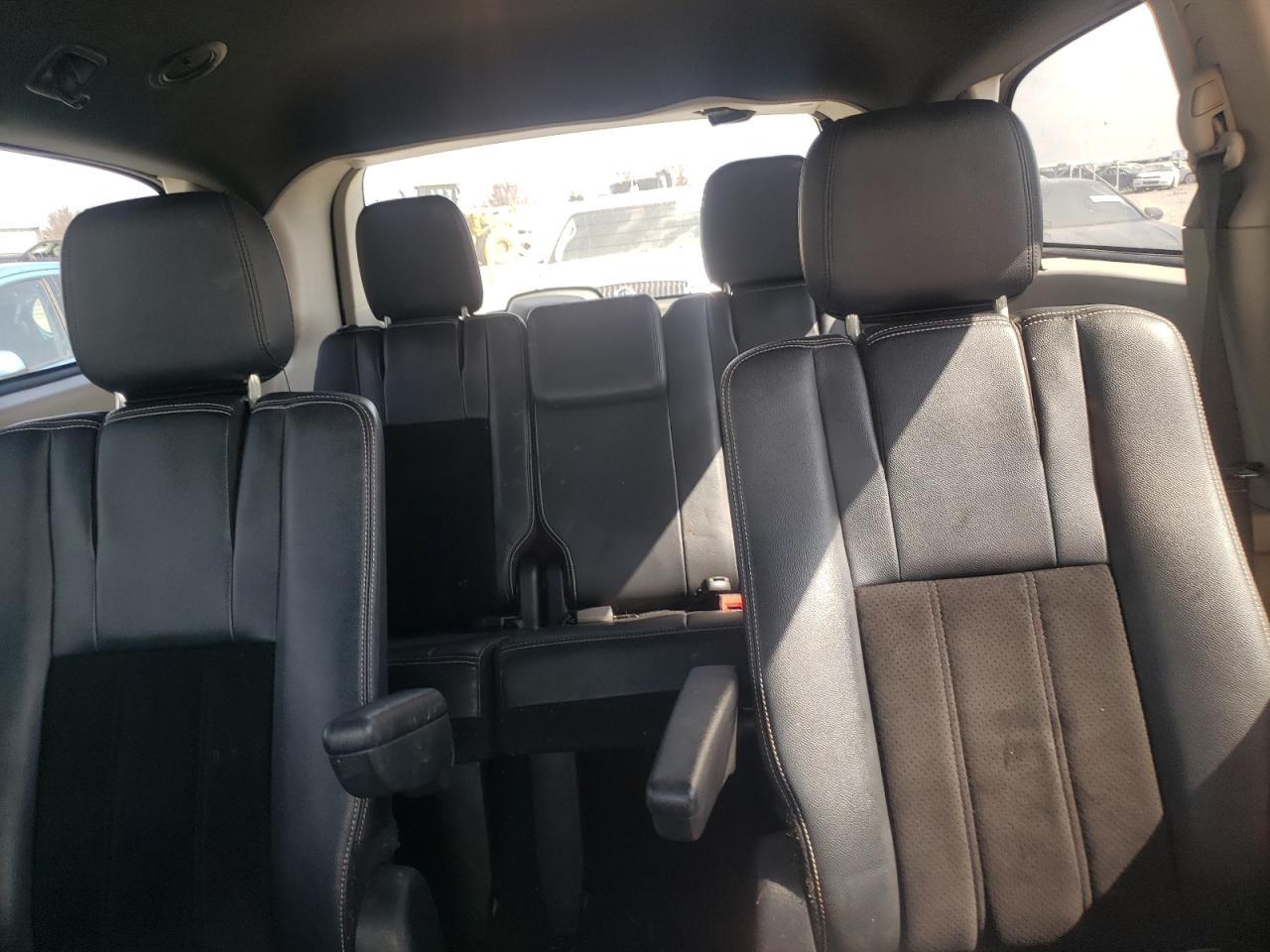 2017 Dodge Grand Caravan Sxt VIN: 2C4RDGCG5HR865979 Lot: 49325425