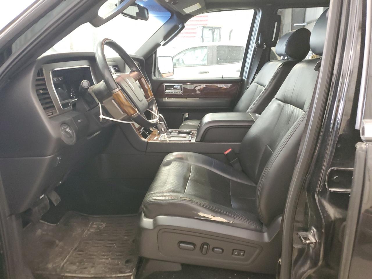 2012 Lincoln Navigator - Image 7