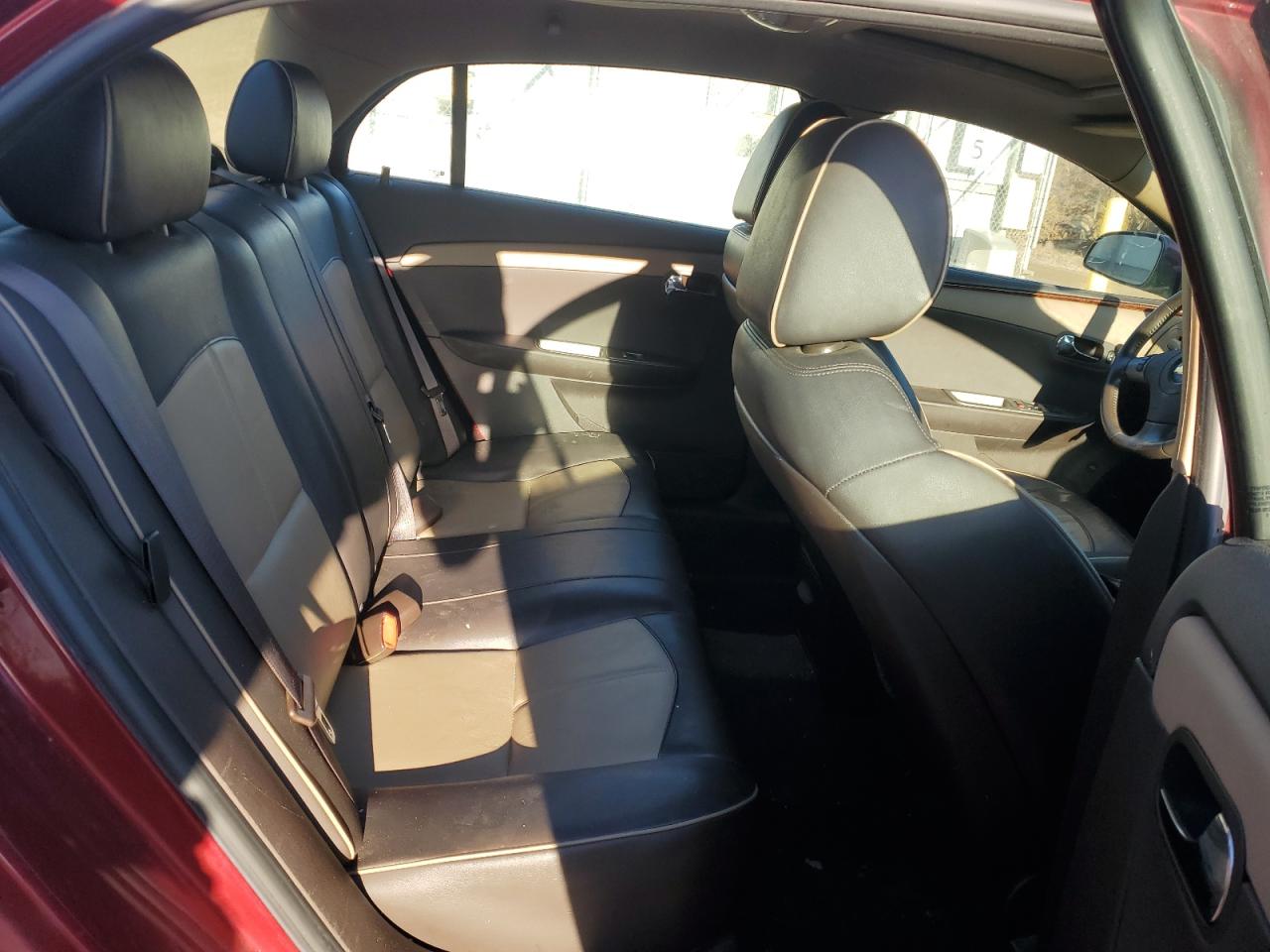 2011 Chevrolet Malibu - Image 10