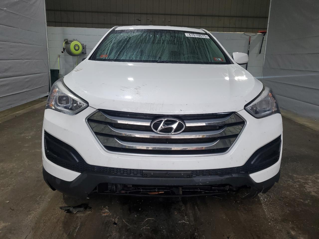 2016 Hyundai Santa Fe - Image 5