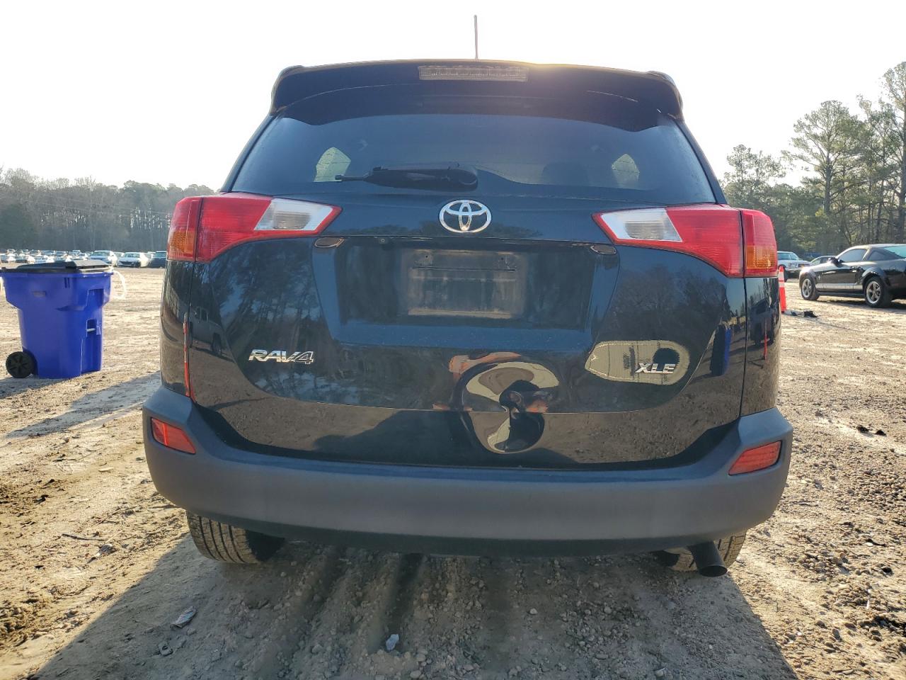 2015 Toyota RAV 4 - Image 6