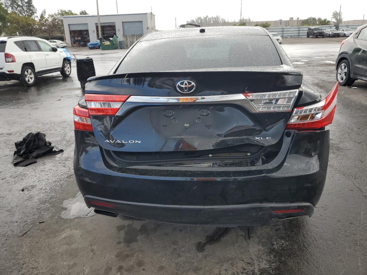 2015 Toyota Avalon - Image 6