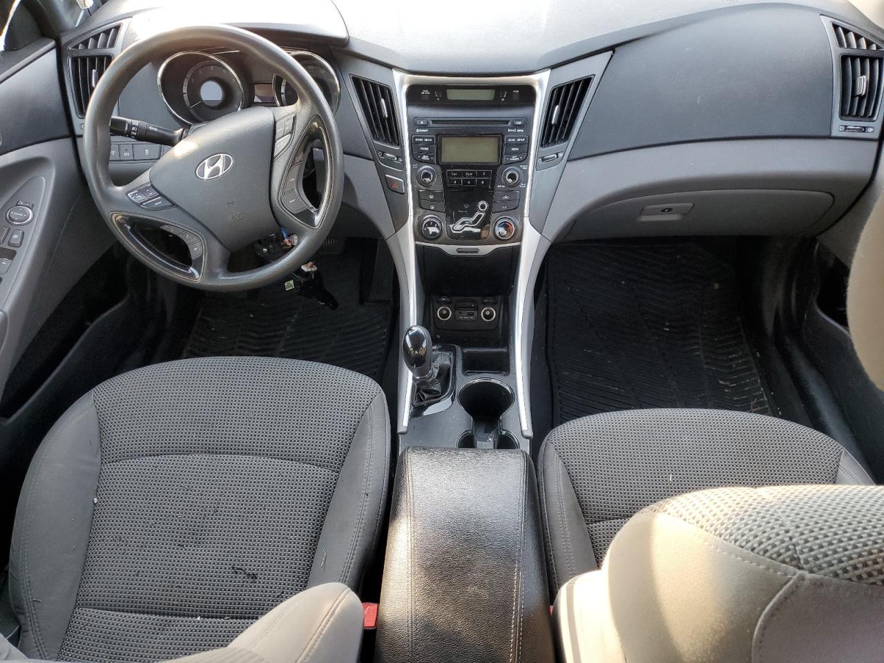 2012 Hyundai Sonata - Image 8