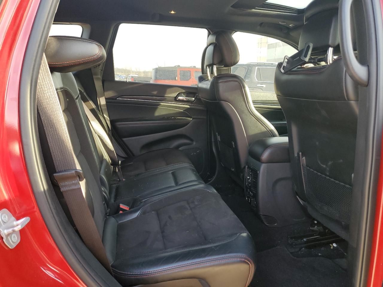 2019 Jeep Grand Cherokee - Image 11
