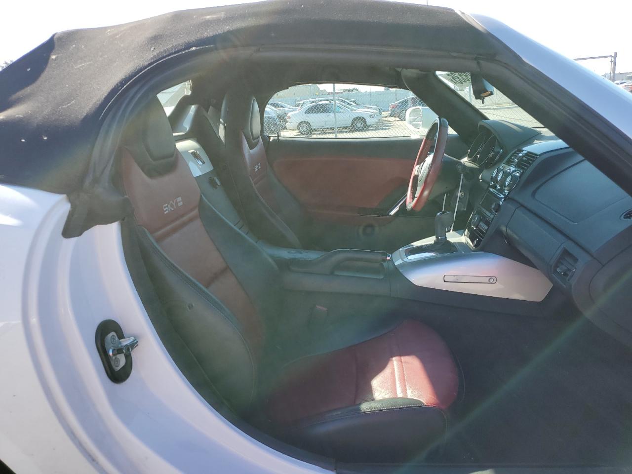 2007 Saturn Sky - Image 10