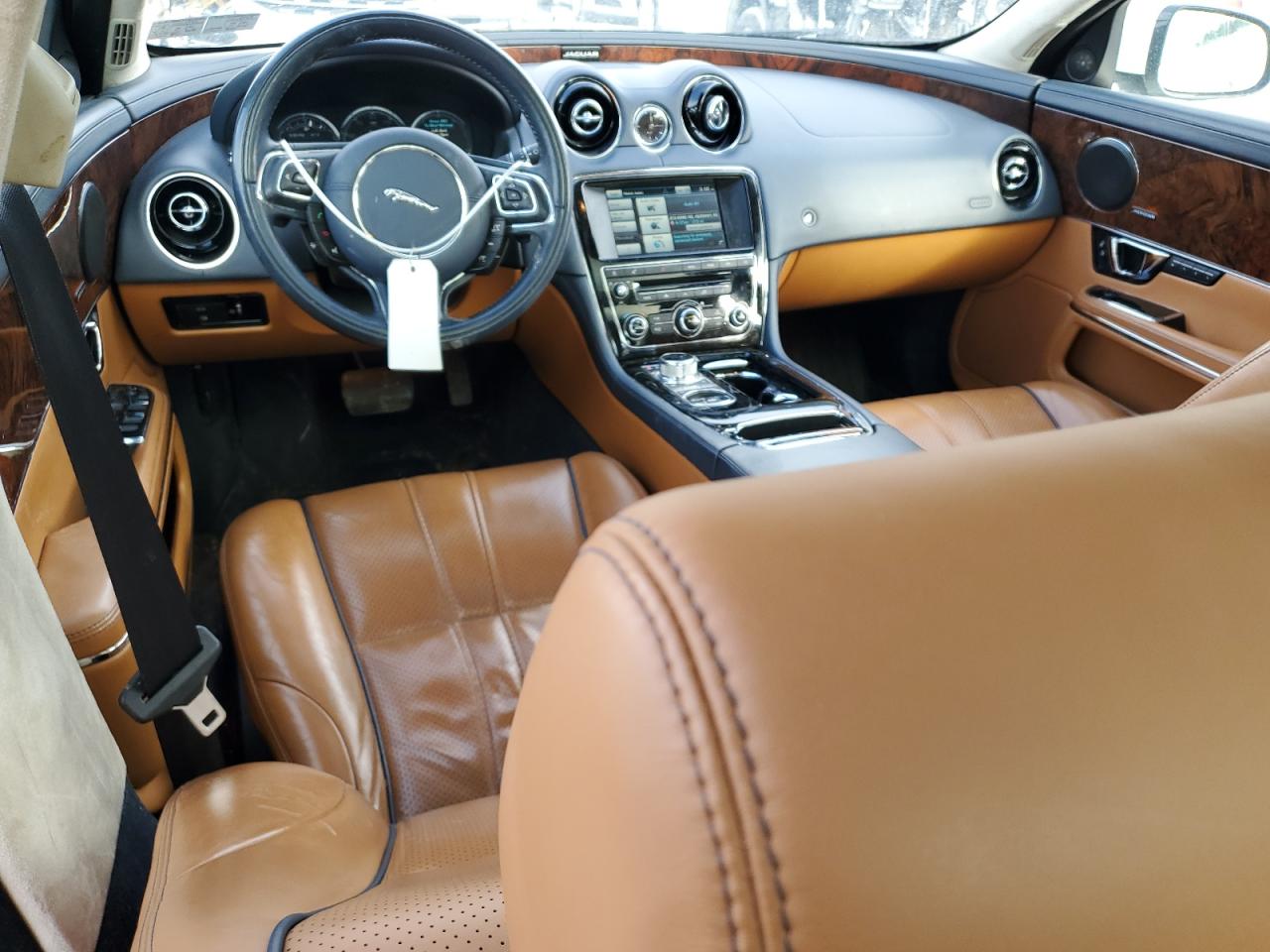 2015 Jaguar XJ - Image 8